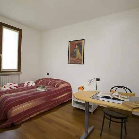 Sunset Apartment *
